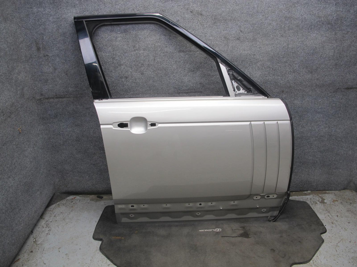 2013-2022 Land Range Rover L405 Front Right Door Shell