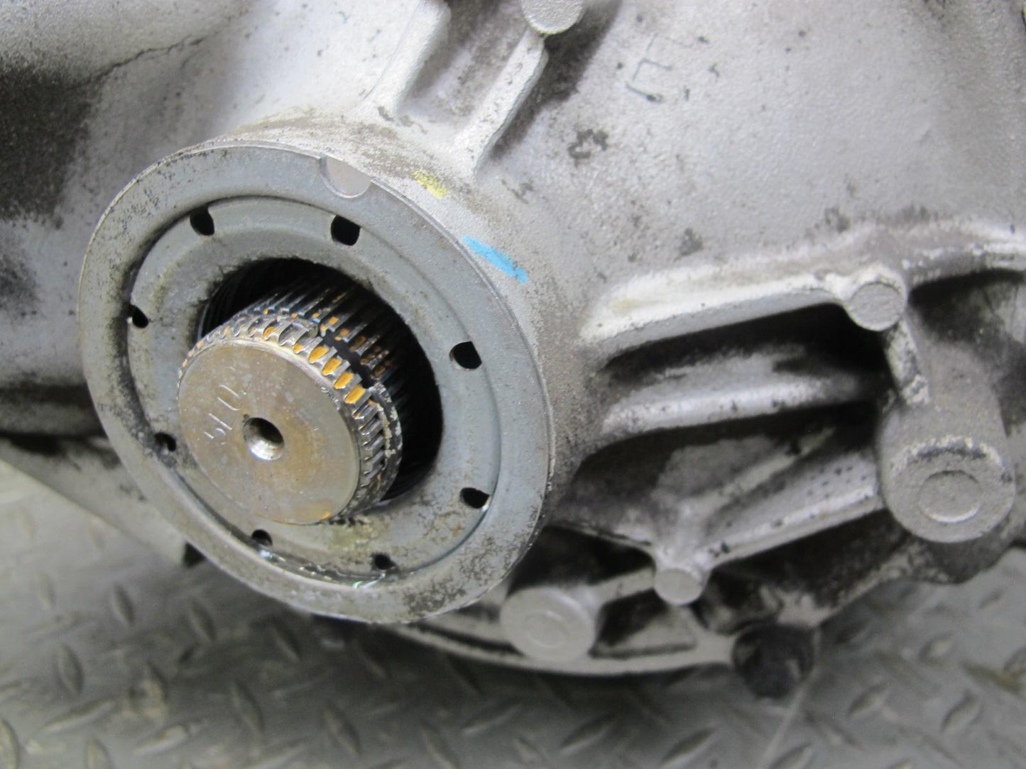 2004-2006 Cadillac XLR 4.6L Rear Differential Axle Carrier Assembly 2.93 Ratio