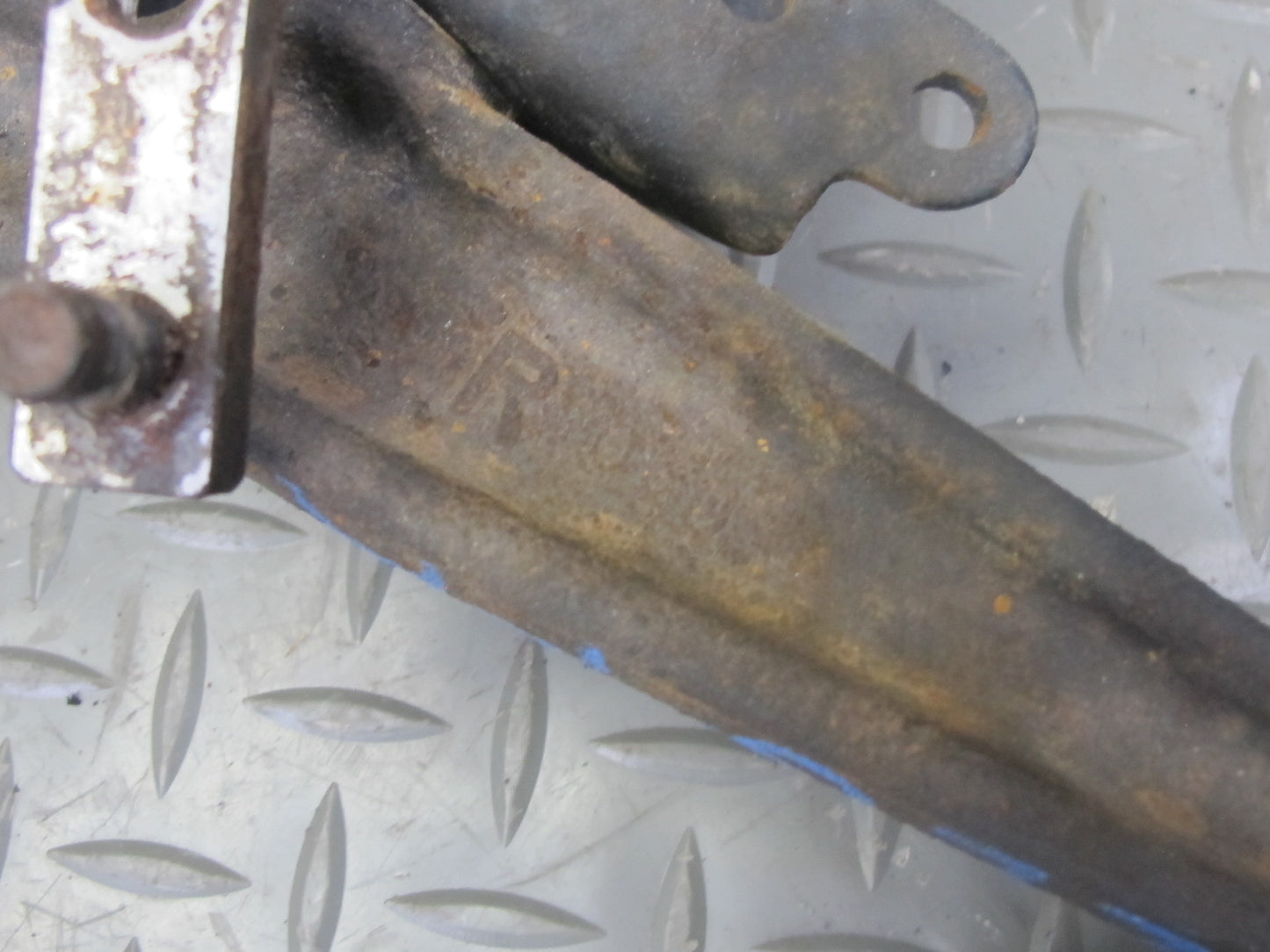 98-05 Lexus JZS160L GS400 GS430 GS300 Front Right Lower Control Arm w Link OEM