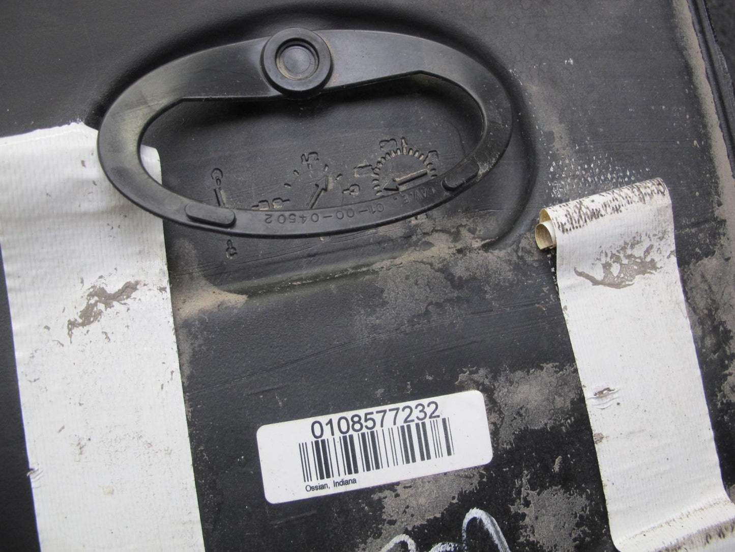 2004-2009 Cadillac XLR Right Left Gas Fuel Tank Reservoir W/ Cross Over Tube Set