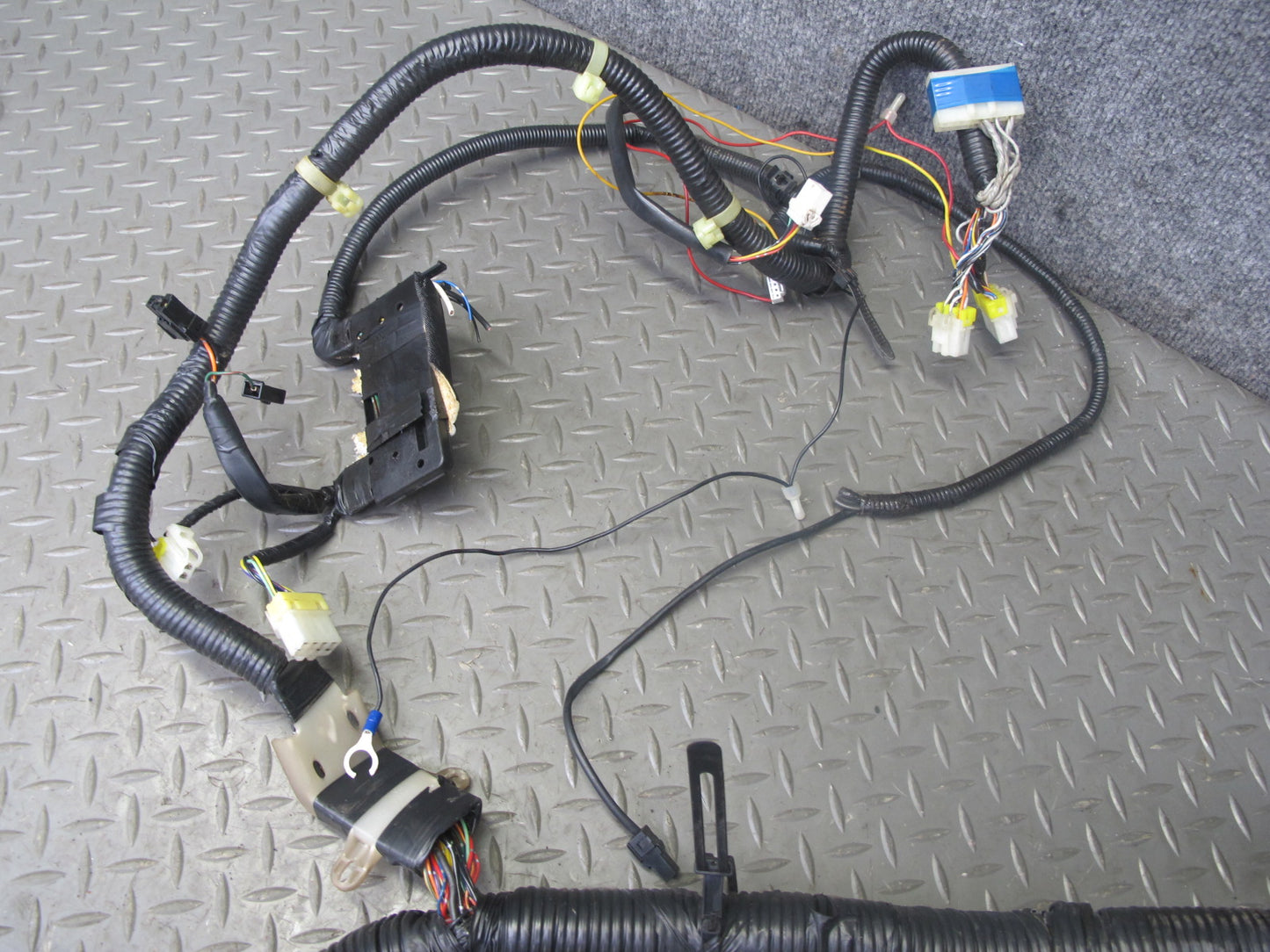 92-93 Nissan Z32 300ZX VG30DE NON Turbo M/T Engine Bay Wire Wiring Harness OEM