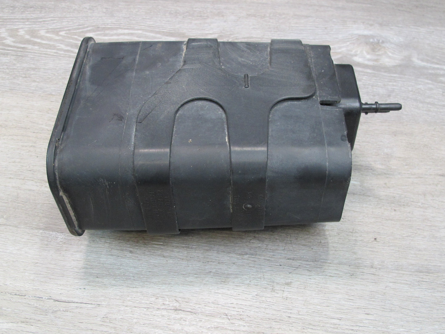 1998 Chevrolet Camaro Fuel Evap Vapor Charcoal Canister w Bracket OEM