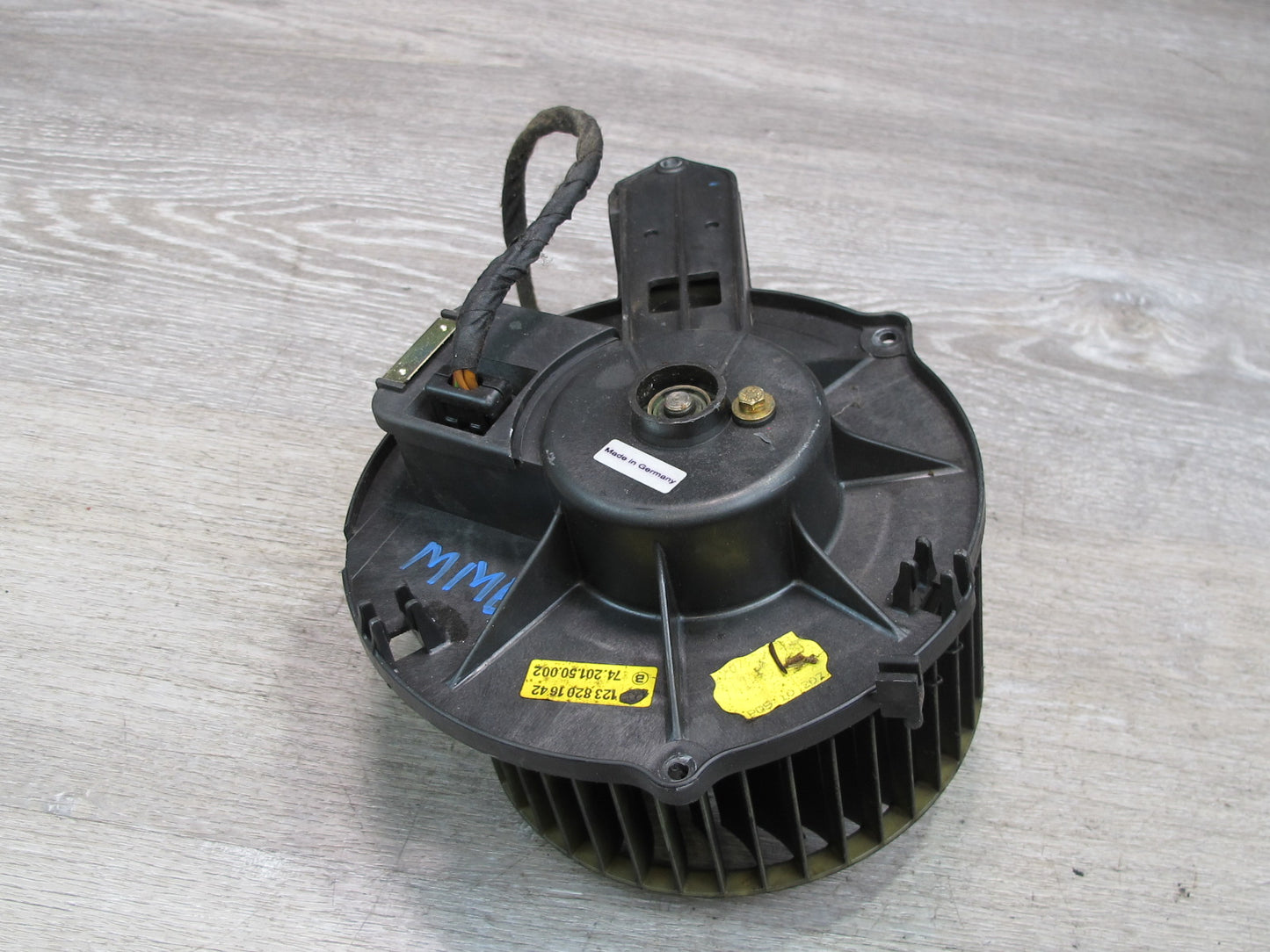 75-85 Mercedes W123 A/C Heater Blower Motor Fan 1238201642 OEM