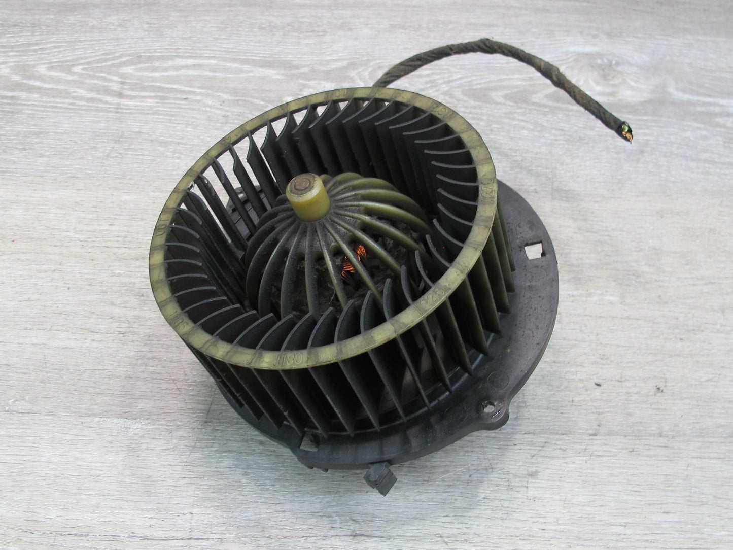 75-85 Mercedes W123 A/C Heater Blower Motor Fan 1238201642 OEM