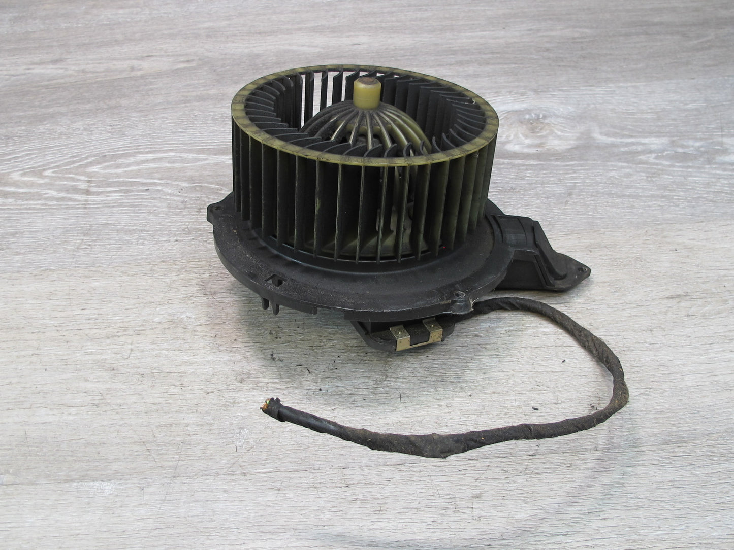 75-85 Mercedes W123 A/C Heater Blower Motor Fan 1238201642 OEM
