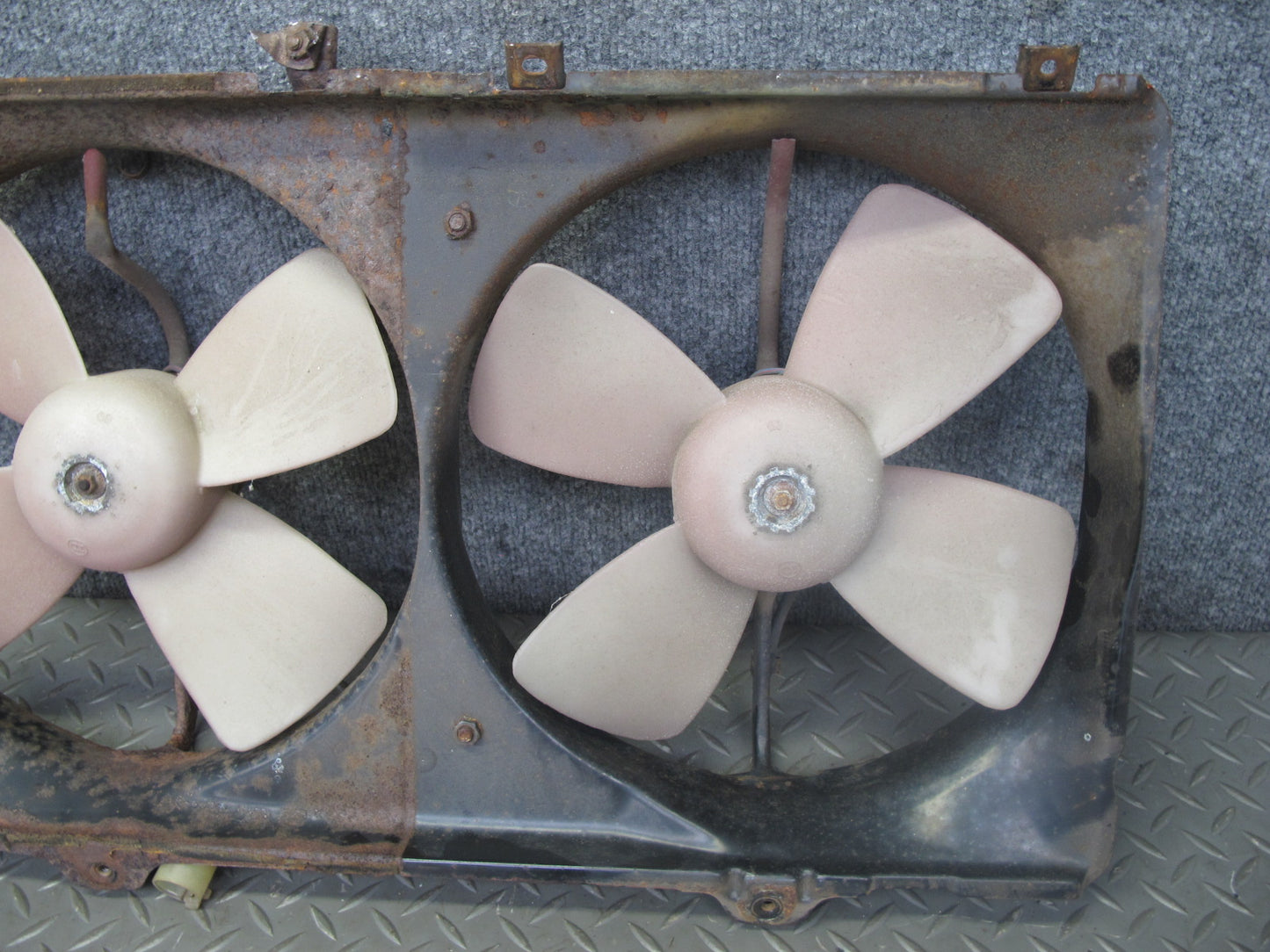87-89 Toyota MR2 4AGELC M/T Engine Radiator Dual Cooling Fan Motor Shroud OEM