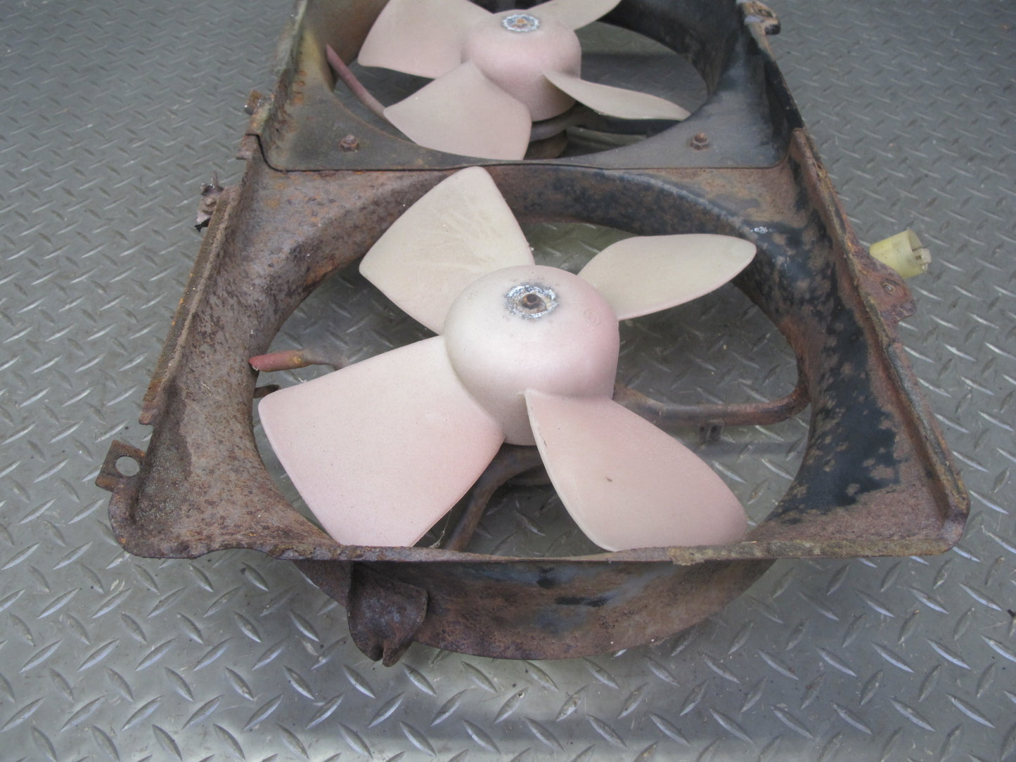 87-89 Toyota MR2 4AGELC M/T Engine Radiator Dual Cooling Fan Motor Shroud OEM