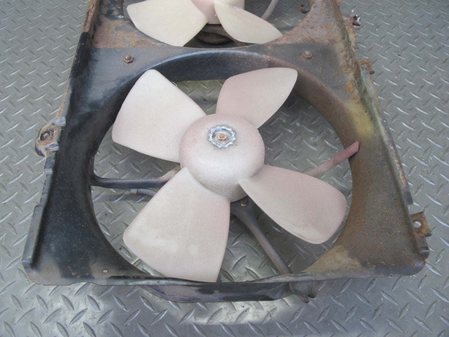 87-89 Toyota MR2 4AGELC M/T Engine Radiator Dual Cooling Fan Motor Shroud OEM