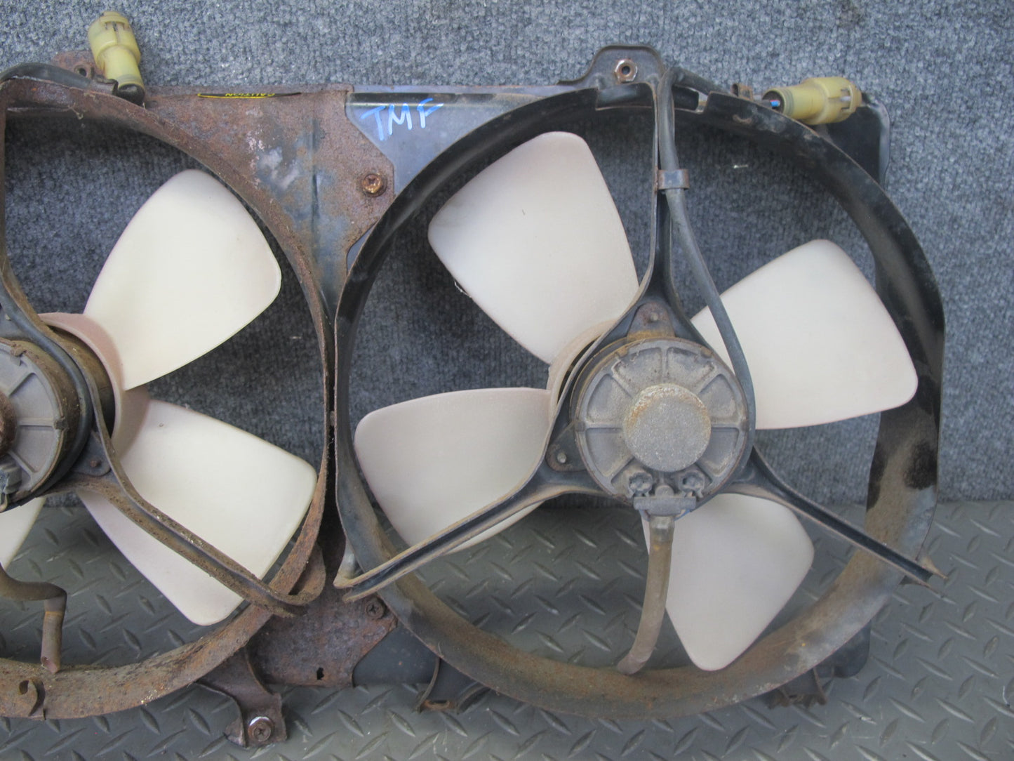 87-89 Toyota MR2 4AGELC M/T Engine Radiator Dual Cooling Fan Motor Shroud OEM