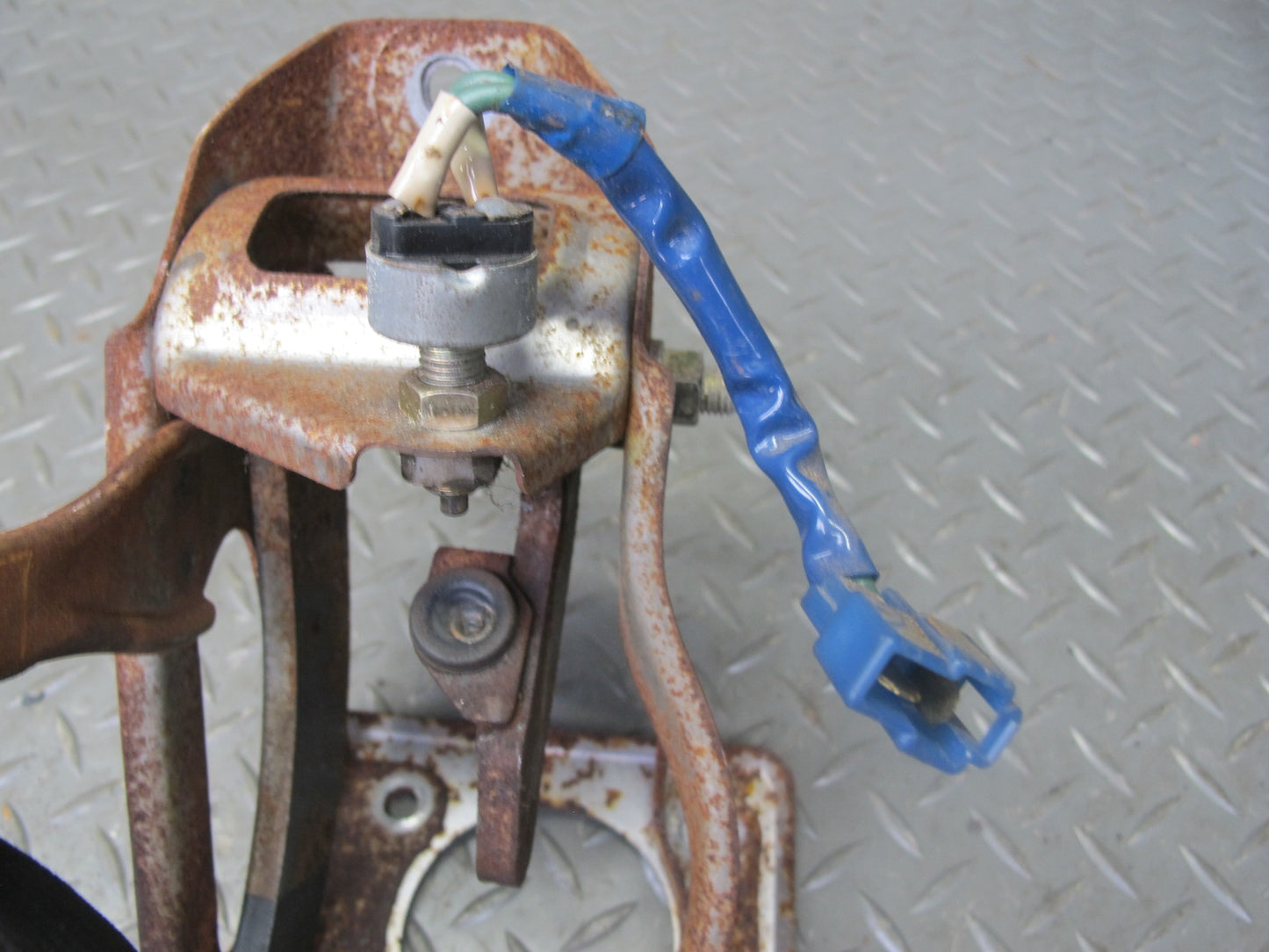 85-89 Toyota MR2 M/T Manual Transmission Gas Clutch Brake Pedal Set OEM