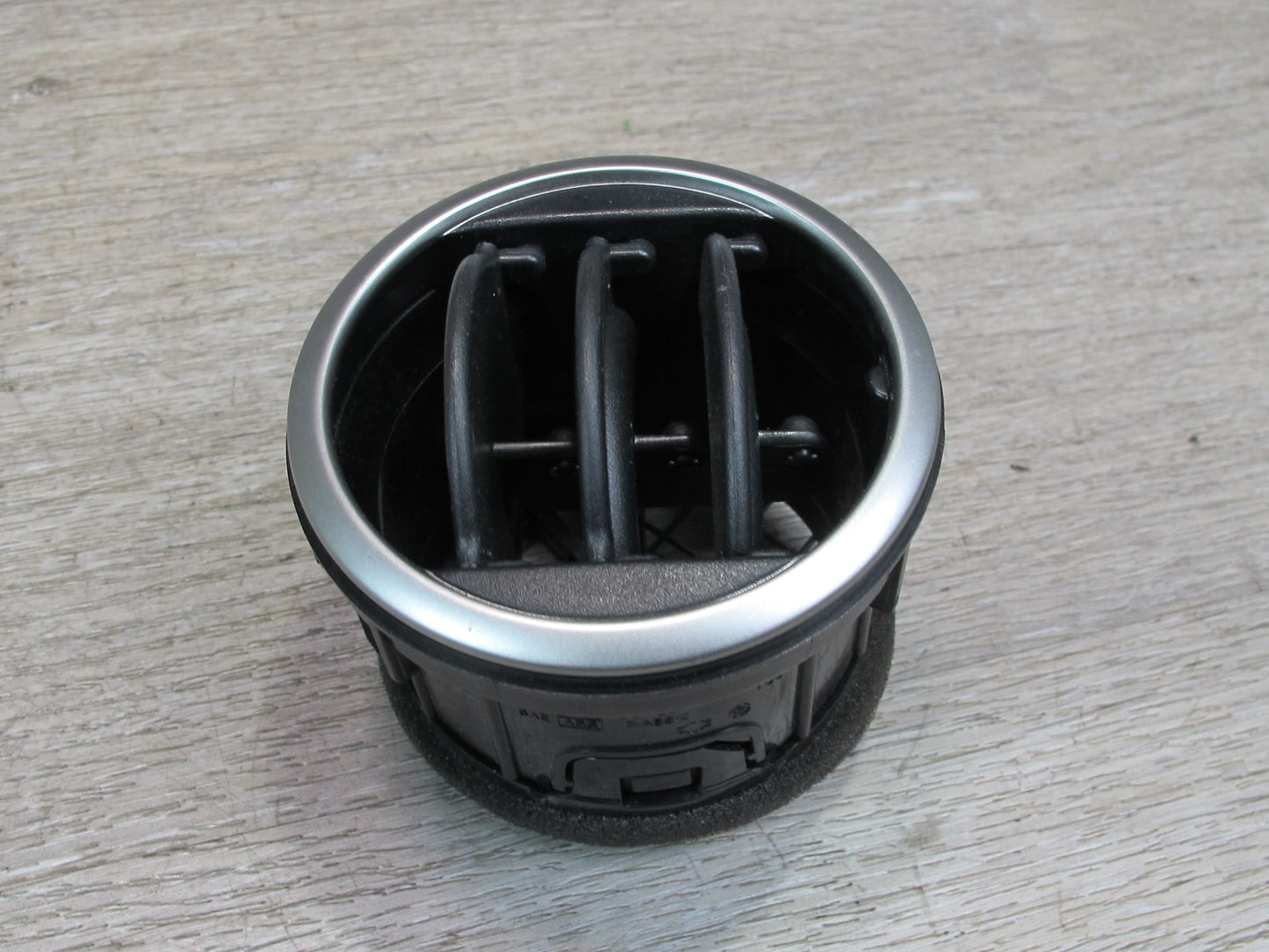 09-20 Nissan 370Z Z34 Left Driver Door Air Vent Deflector 68750-85F00 OEM