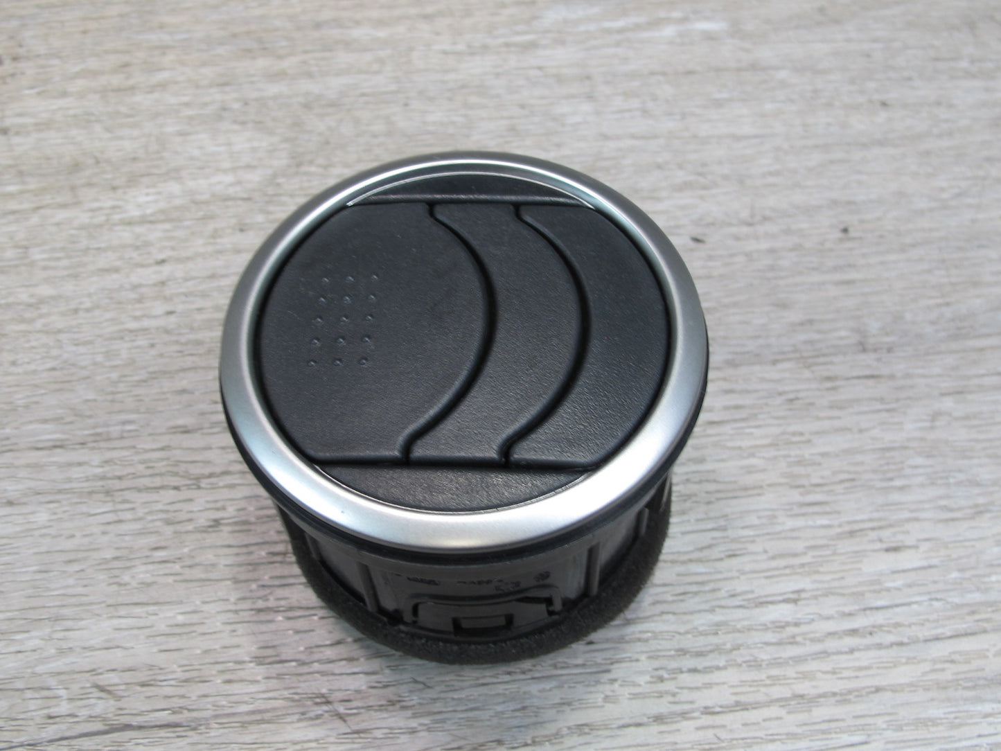 09-20 Nissan 370Z Z34 Left Driver Door Air Vent Deflector 68750-85F00 OEM