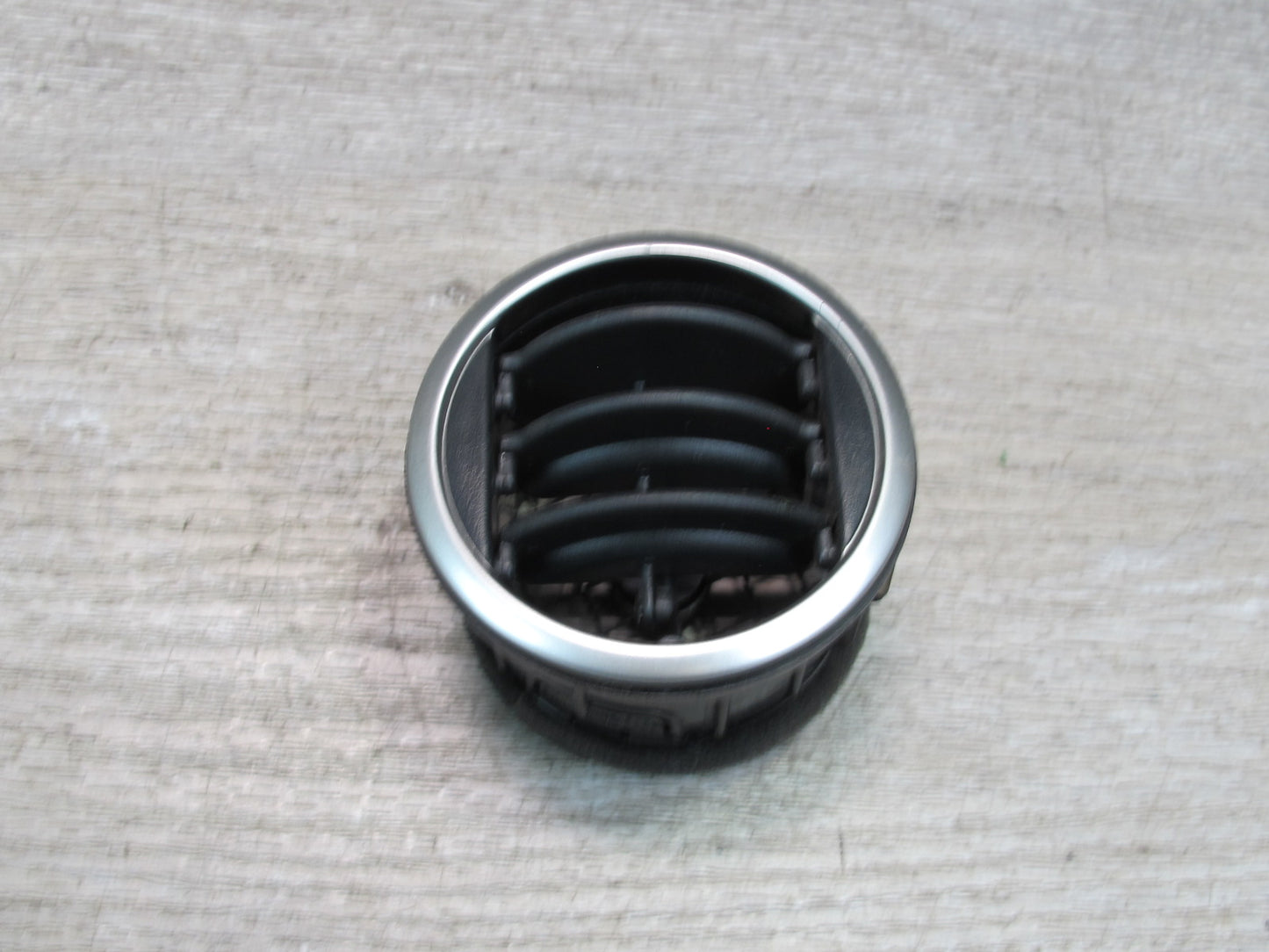 09-20 Nissan 370Z Z34 Right Passenger Door Air Vent Deflector 68750-85F00 OEM