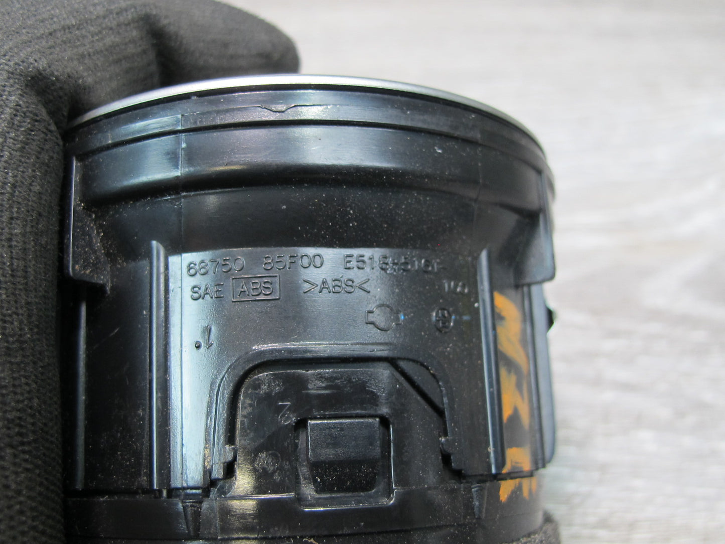 09-20 Nissan 370Z Z34 Right Passenger Door Air Vent Deflector 68750-85F00 OEM