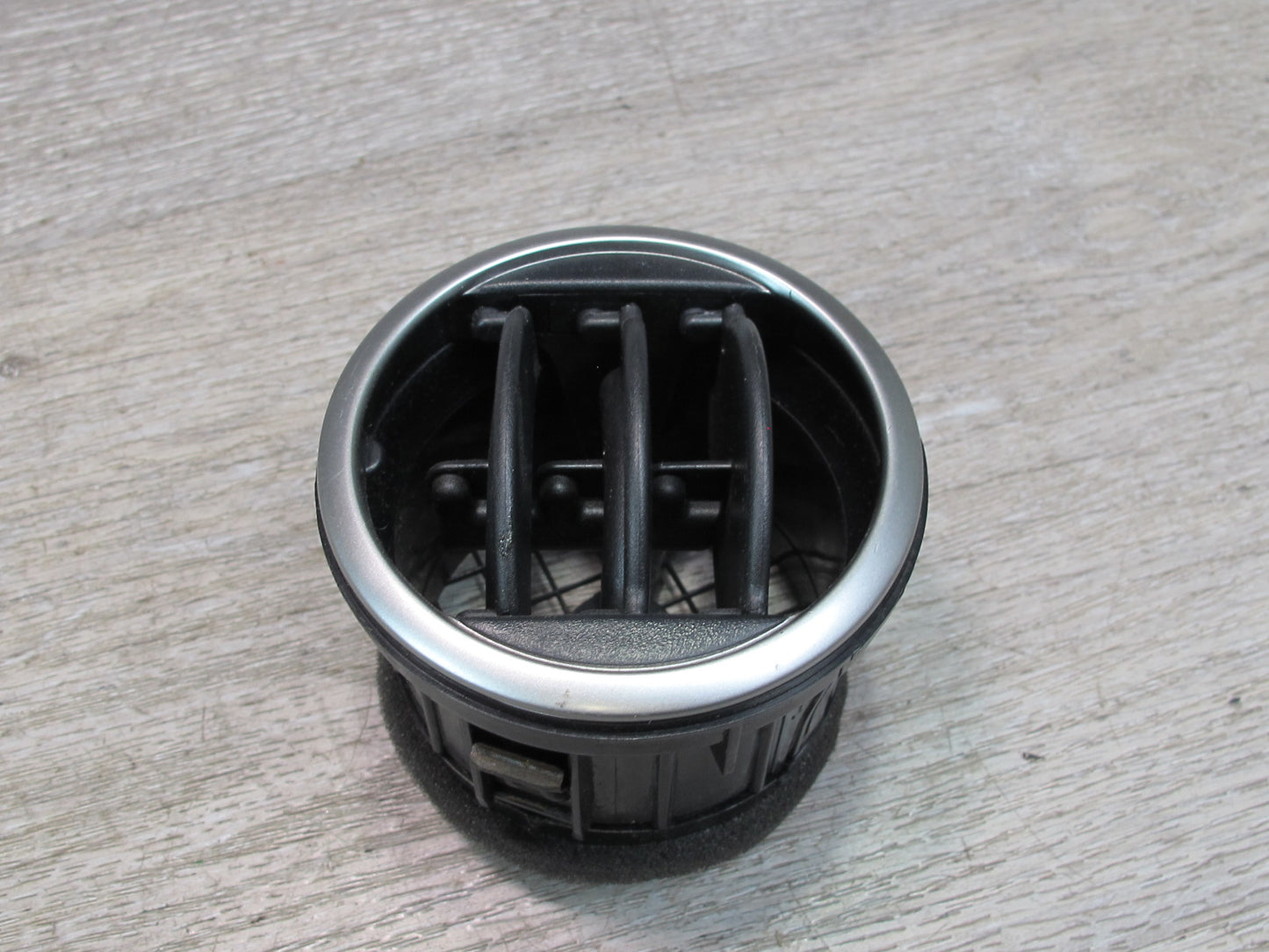 09-20 Nissan 370Z Z34 Right Passenger Door Air Vent Deflector 68750-85F00 OEM