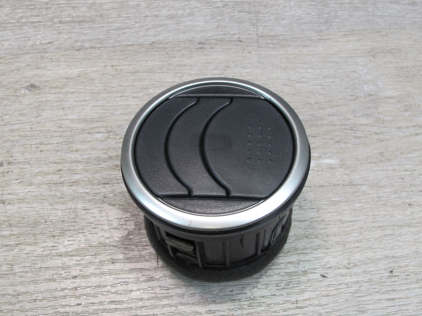 09-20 Nissan 370Z Z34 Right Passenger Door Air Vent Deflector 68750-85F00 OEM