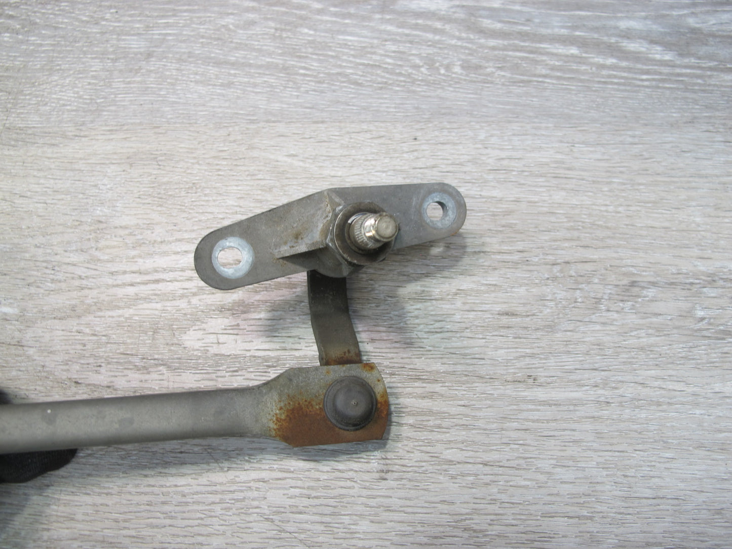77-85 Mercedes W123 Windshield Wiper Transmission Linkage w Motor OEM