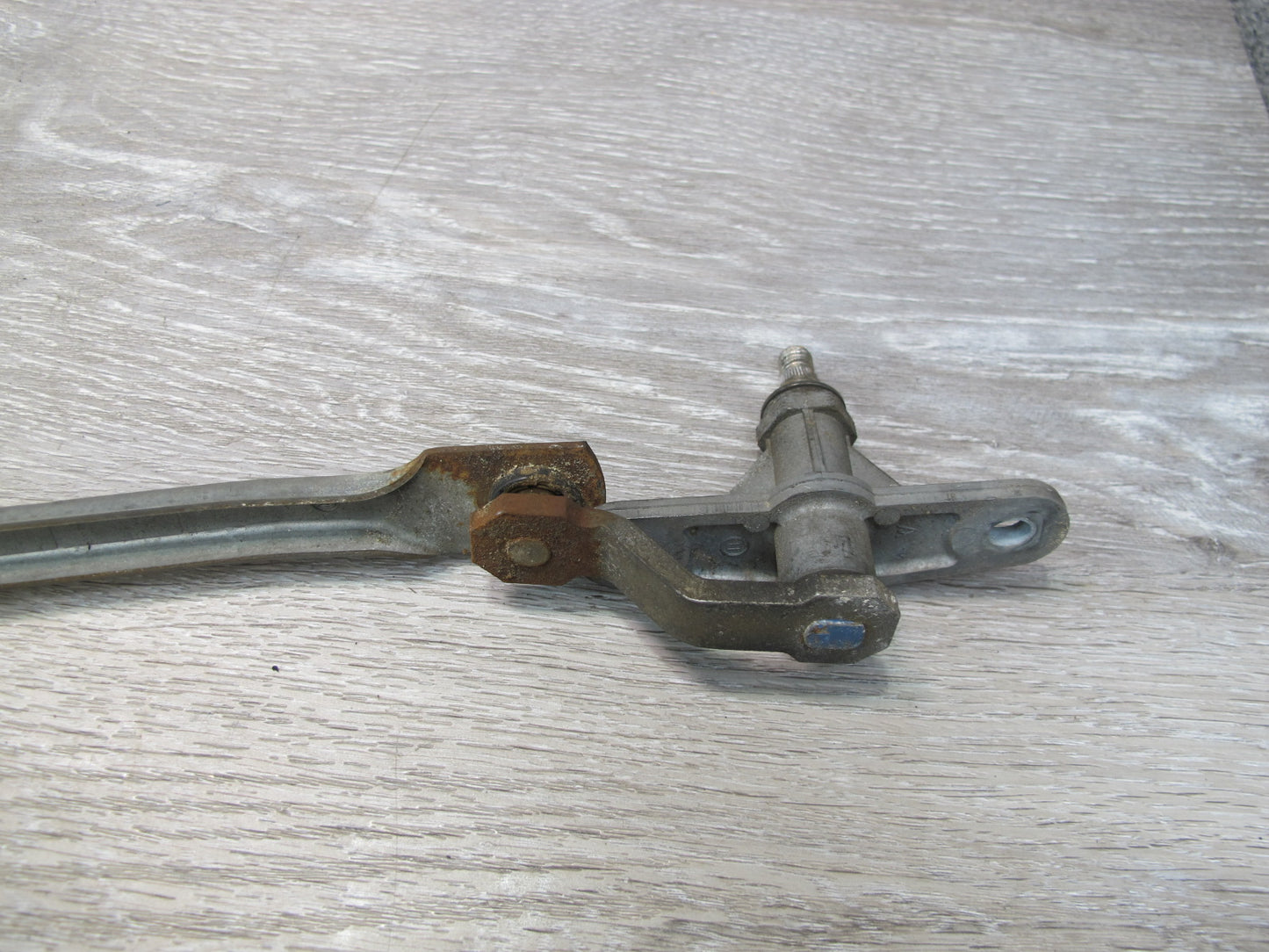 77-85 Mercedes W123 Windshield Wiper Transmission Linkage w Motor OEM