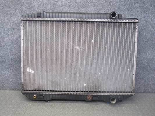 86-91 Mercedes W126 560SEL 560SEC Engine Cooling Radiator OEM