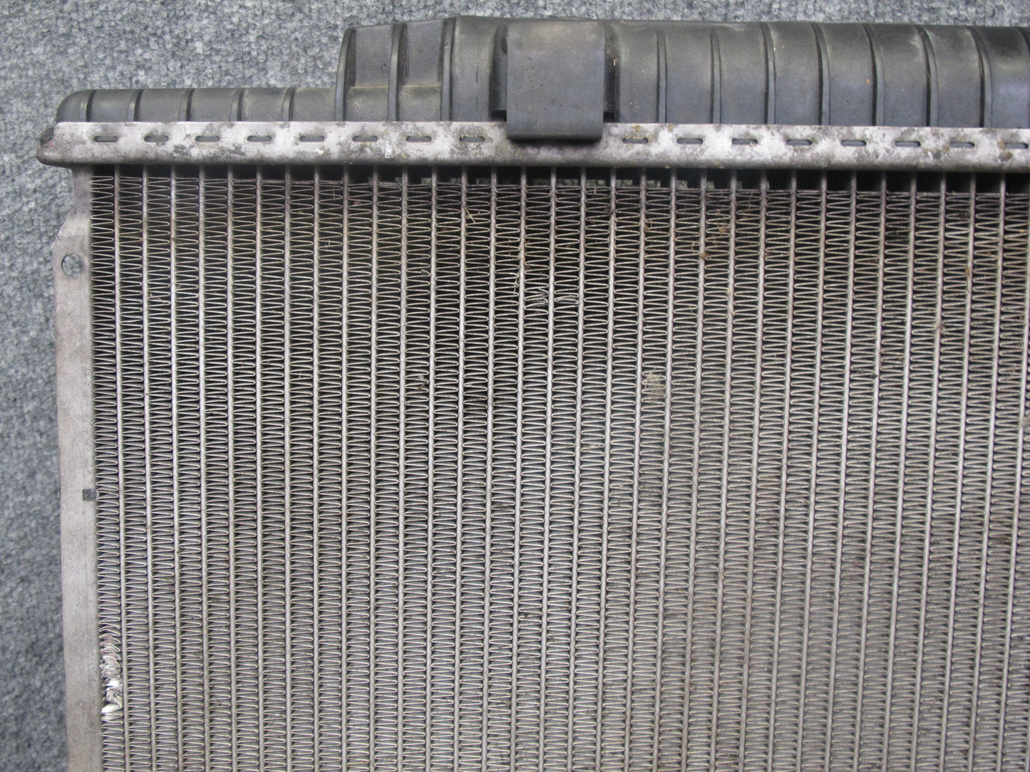 86-91 Mercedes W126 560SEL 560SEC Engine Cooling Radiator OEM