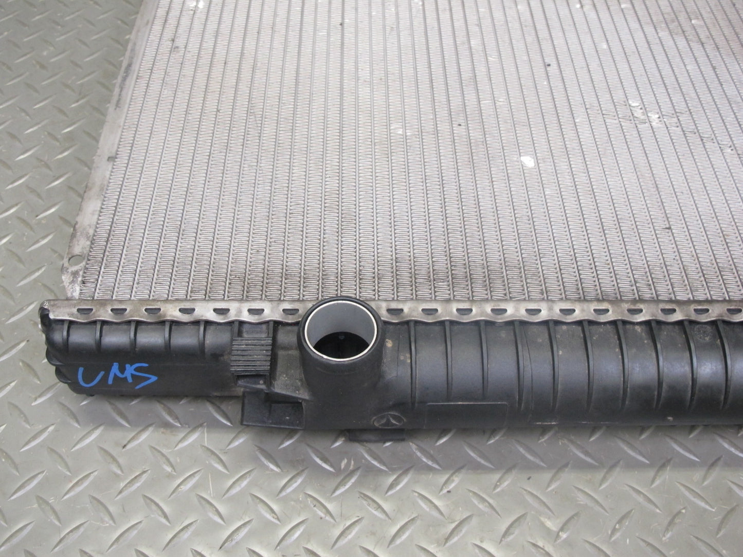 86-91 Mercedes W126 560SEL 560SEC Engine Cooling Radiator OEM