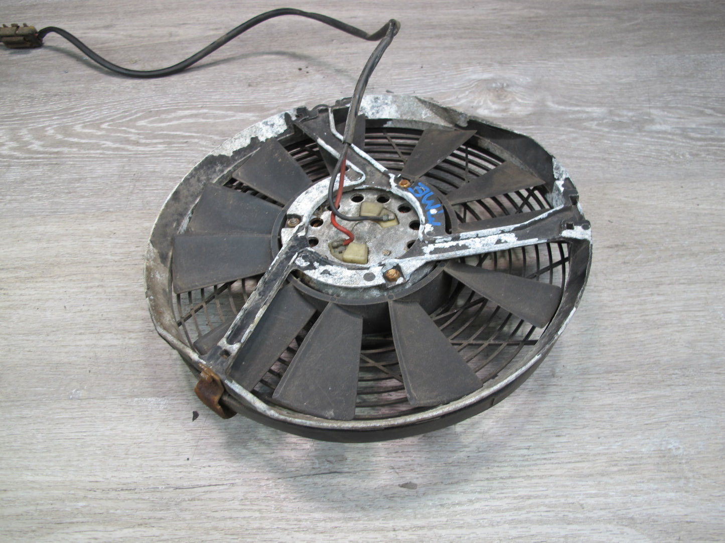 81-85 Mercedes W123 300D Engine Auxiliary AUX Cooling Fan w Blade 0005004893 OEM