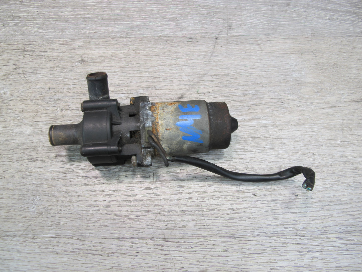 75-85 Mercedes W123 Auxiliary AUX Coolant Water Recirculation Pump OEM