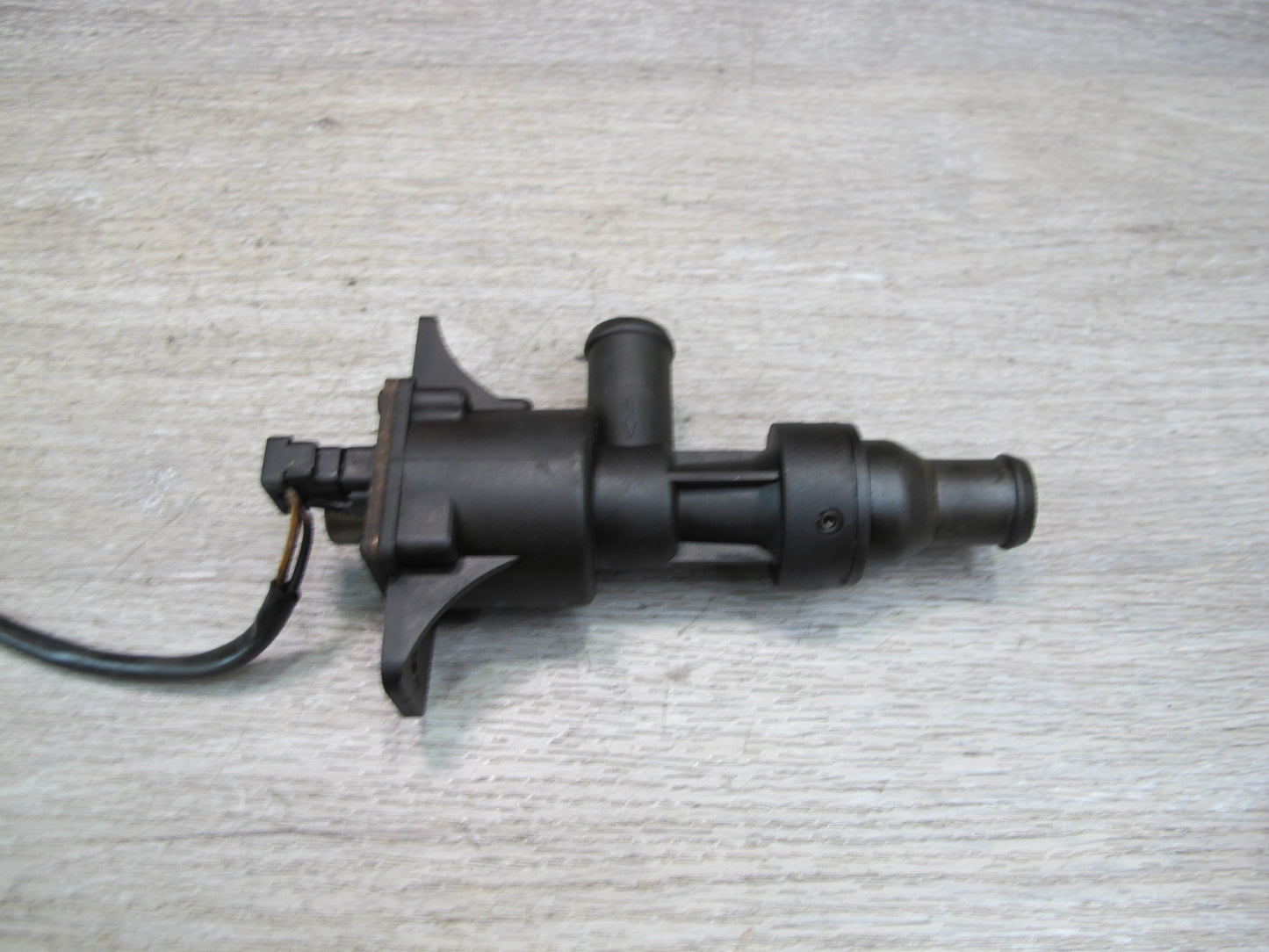 75-85 Mercedes W123 Heater Control Water Valve OEM