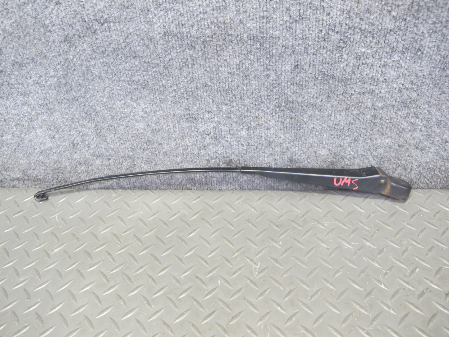 86-91 Mercedes W126 Set of 2 Front Left & Right Windshield Wiper Arm OEM