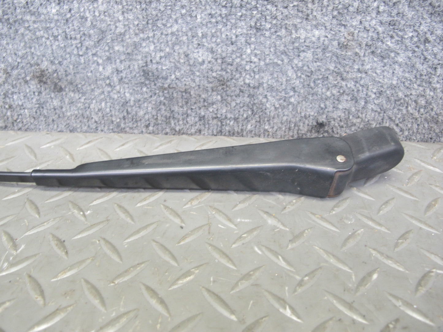 86-91 Mercedes W126 Set of 2 Front Left & Right Windshield Wiper Arm OEM