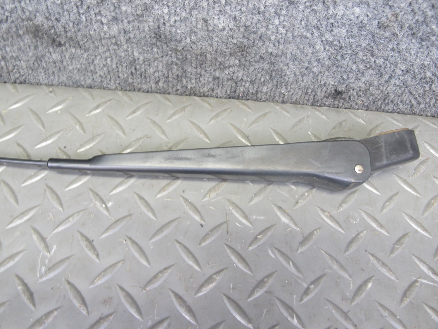 86-91 Mercedes W126 Set of 2 Front Left & Right Windshield Wiper Arm OEM