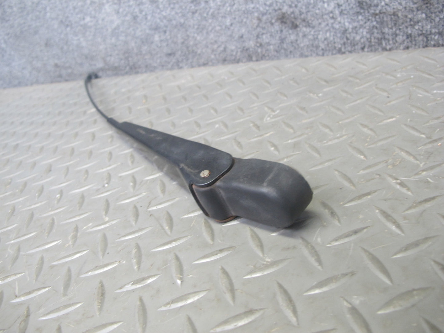 86-91 Mercedes W126 Set of 2 Front Left & Right Windshield Wiper Arm OEM