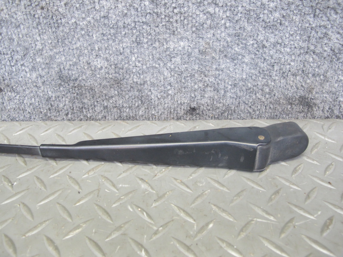 86-91 Mercedes W126 Set of 2 Front Left & Right Windshield Wiper Arm OEM