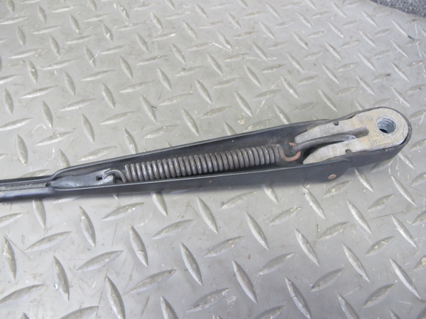 86-91 Mercedes W126 Set of 2 Front Left & Right Windshield Wiper Arm OEM