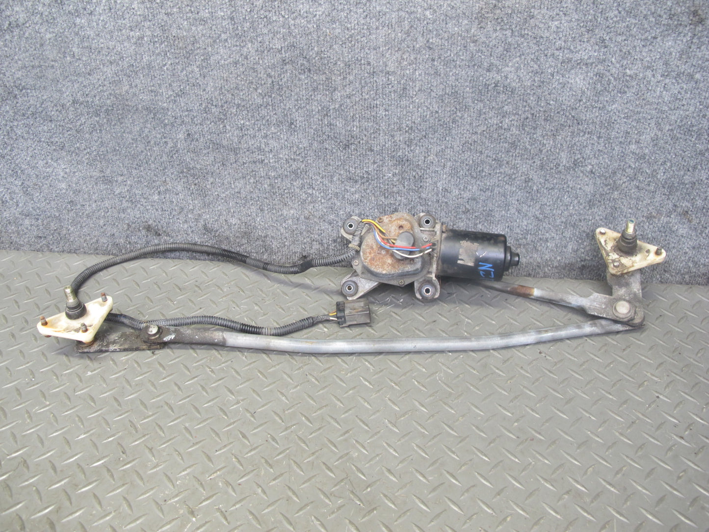 90-96 Nissan Z32 300ZX 2+0 Windshield Wiper Transmission Linkage w Motor OEM