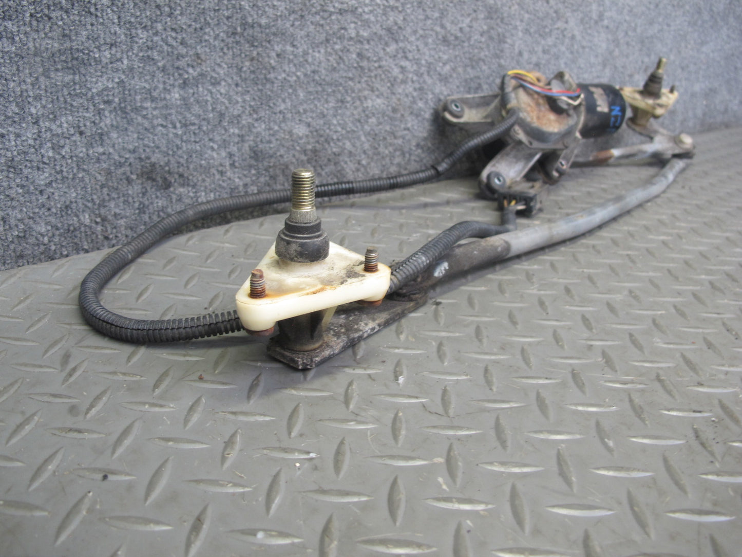 90-96 Nissan Z32 300ZX 2+0 Windshield Wiper Transmission Linkage w Motor OEM