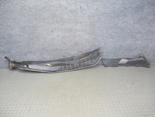 86-91 Mercedes W126 Set of 2 Front Windshield Cowl Vent Trim Cover Panel OEM