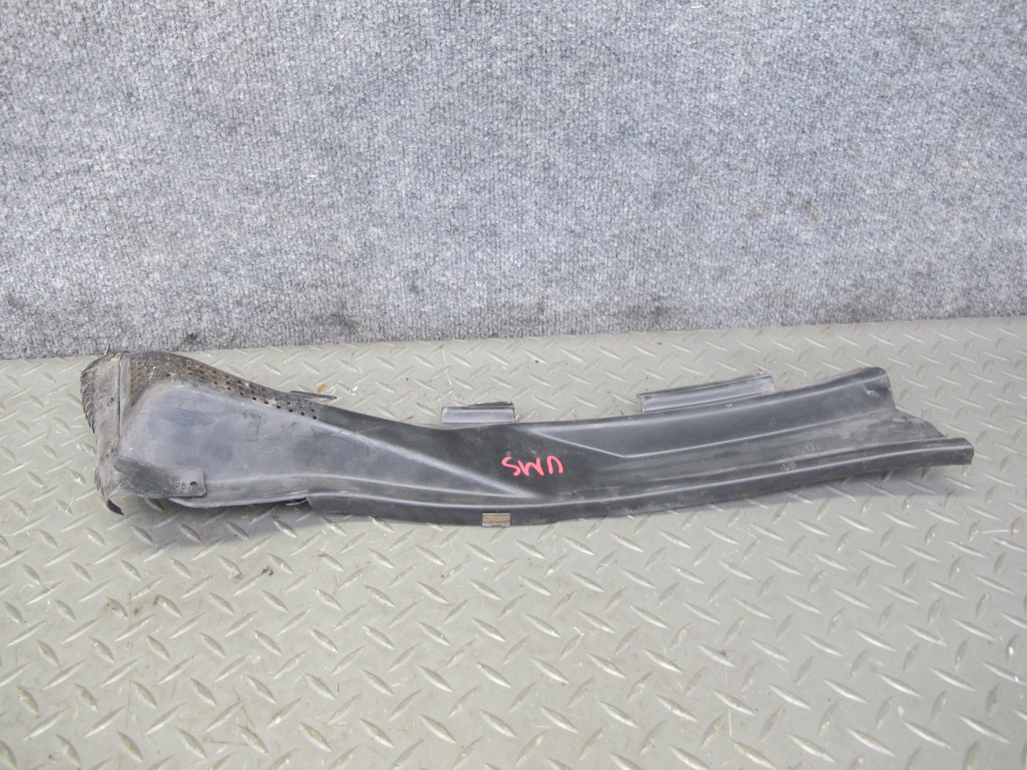86-91 Mercedes W126 Set of 2 Front Windshield Cowl Vent Trim Cover Panel OEM