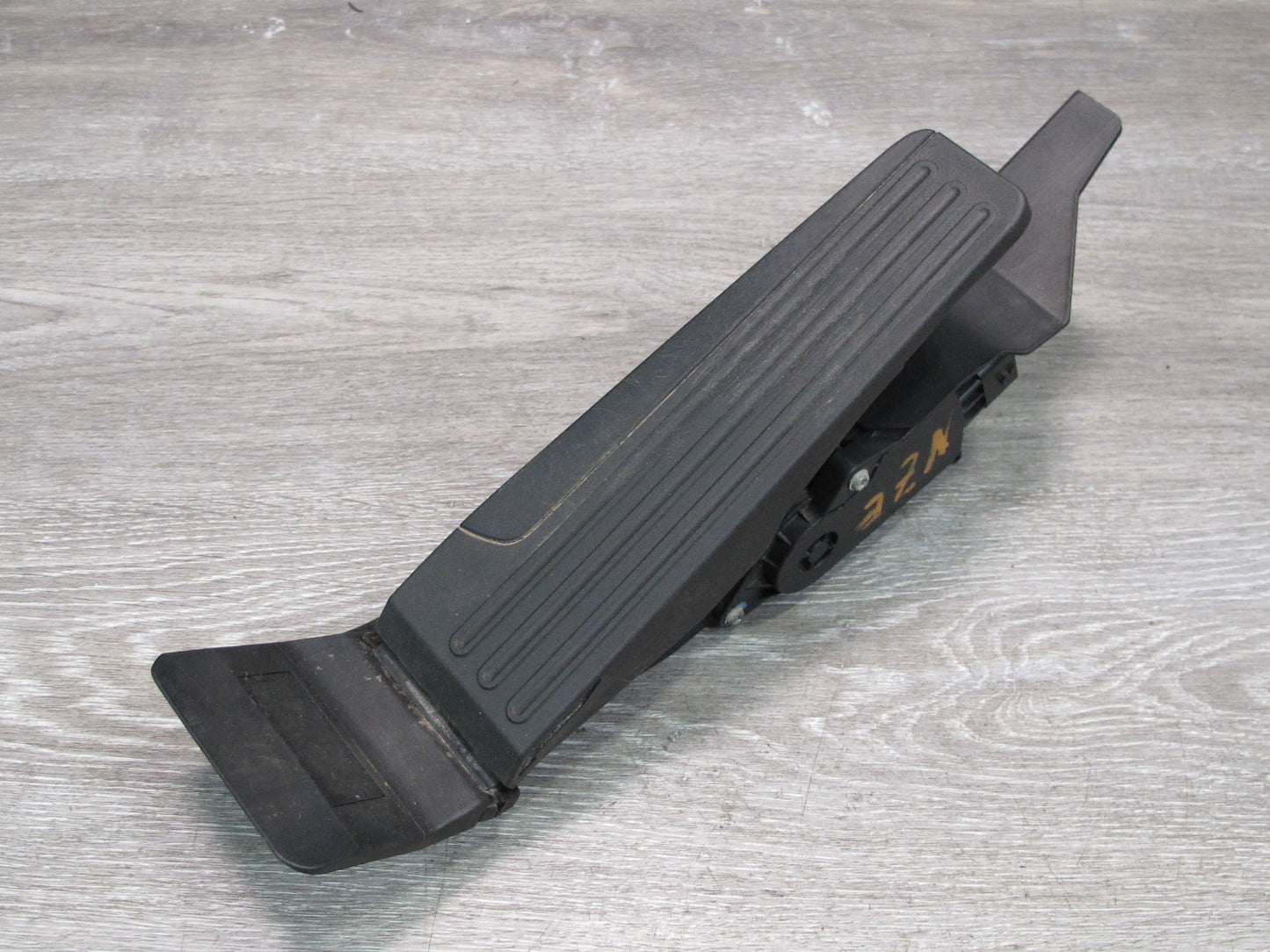 09-20 Nissan Z34 370Z Base Gas Accelerator Throttle Pedal 18002-1NC0A OEM