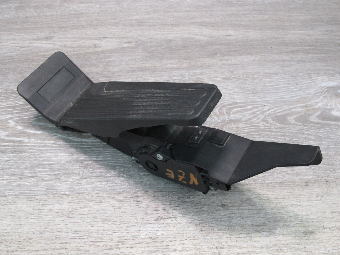 09-20 Nissan Z34 370Z Base Gas Accelerator Throttle Pedal 18002-1NC0A OEM