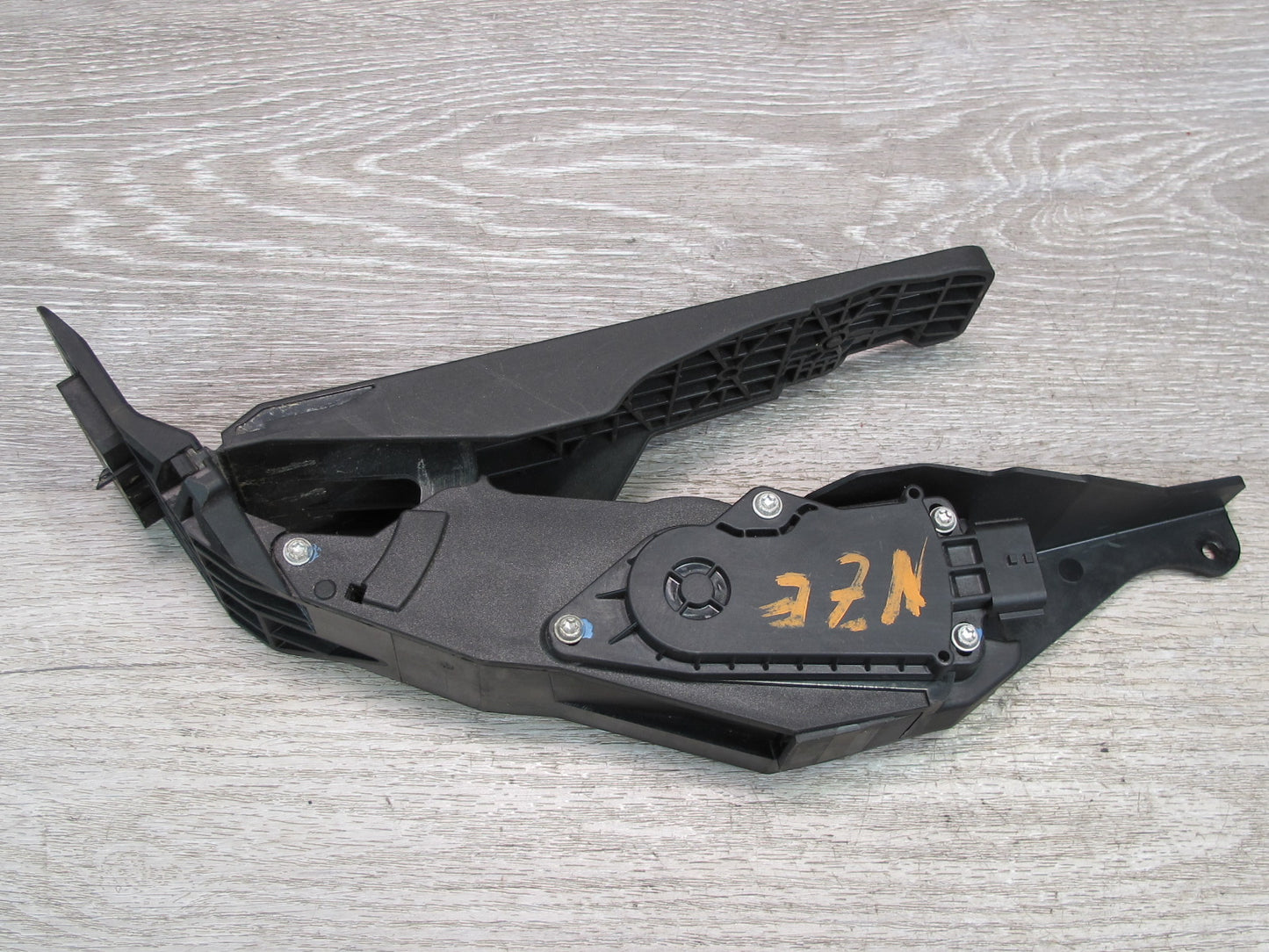 09-20 Nissan Z34 370Z Base Gas Accelerator Throttle Pedal 18002-1NC0A OEM