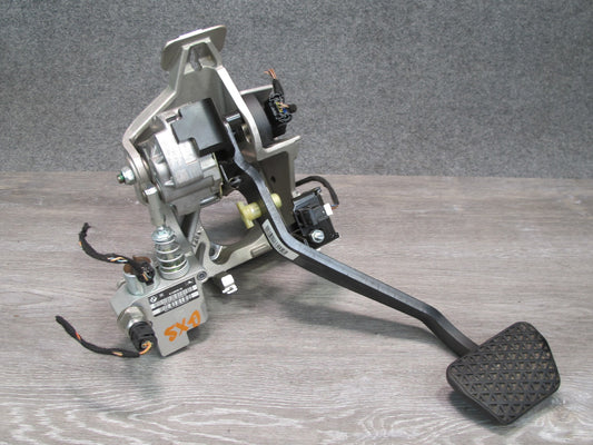 2010-2011 BMW E72 X6 Hybrid Brake Stop Pedal Assembly 6788839