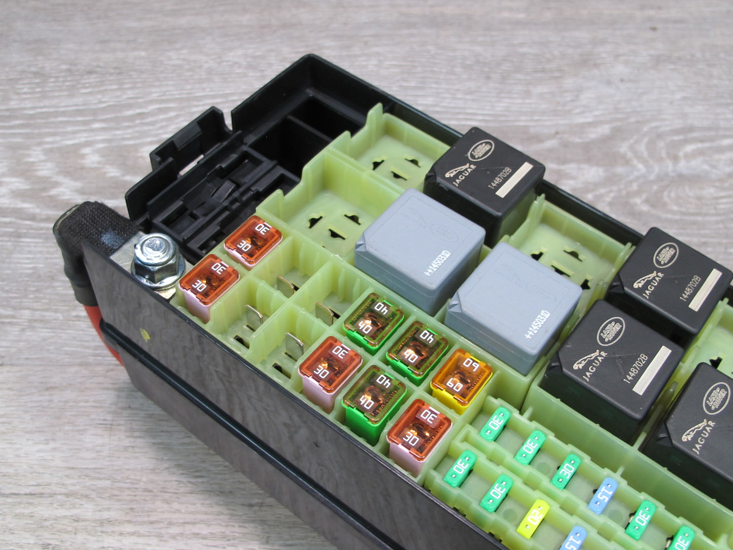 2013-2017 Land Range Rover L405 5.0L Supercharged Rear Trunk Fuse Relay Box