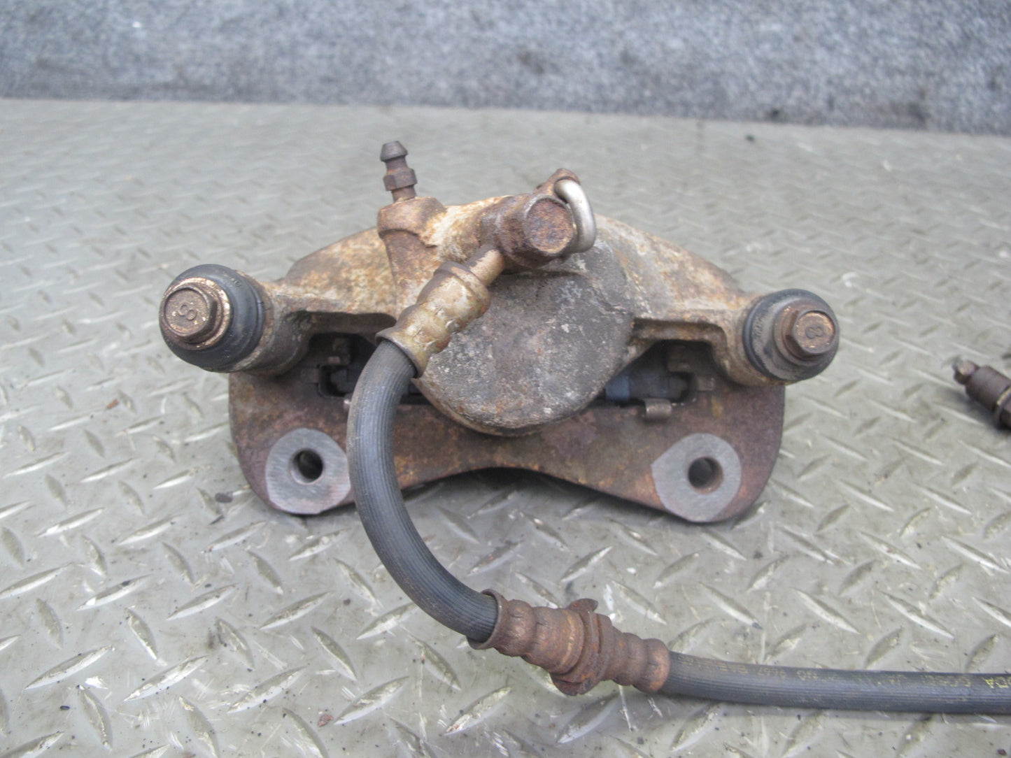 87-88 Toyota MR2 AW15 Set of 2 Front Left & Right Brake Caliper 83K Miles OEM