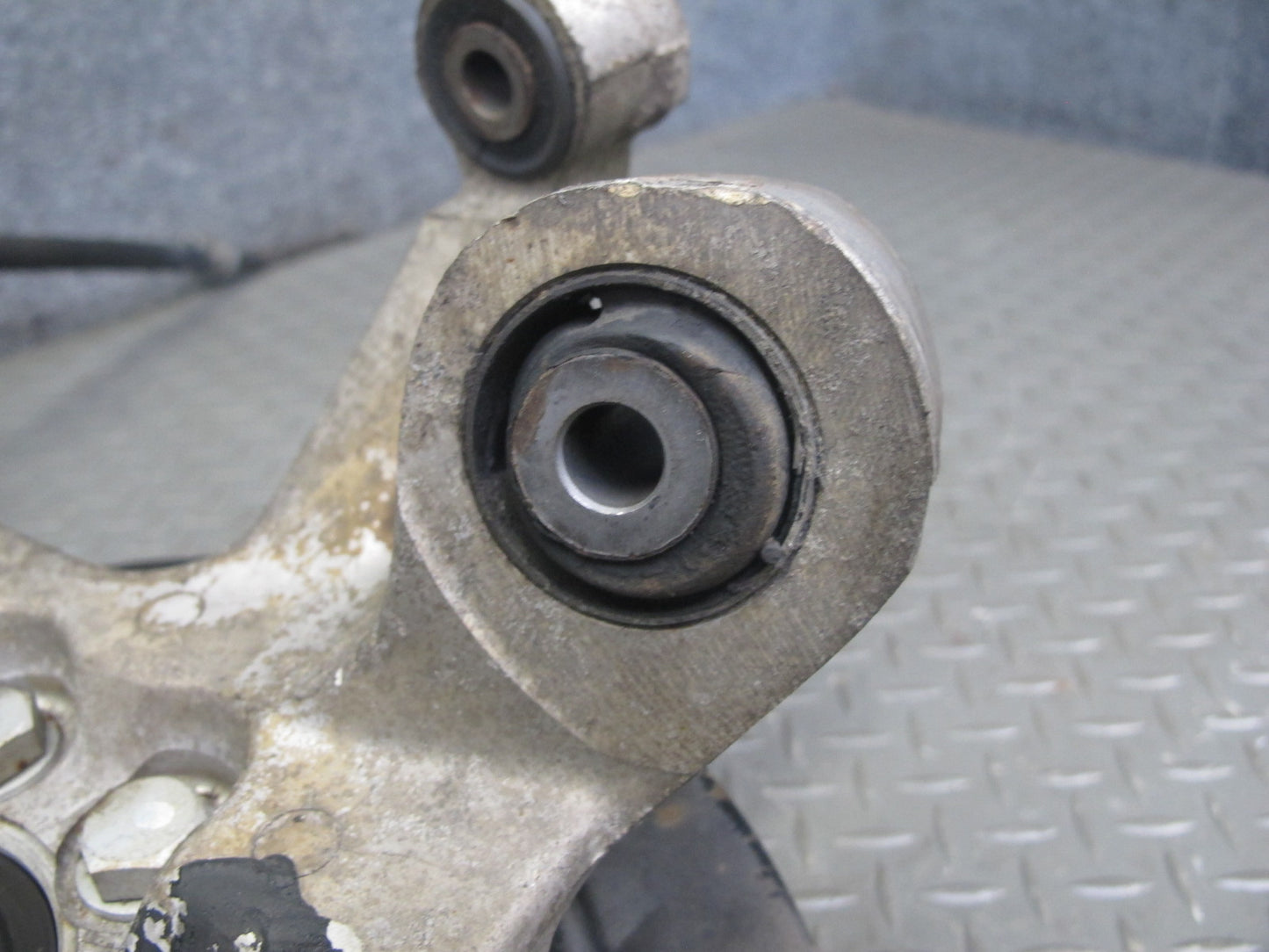 91-96 Nissan Z32 300ZX NON Turbo Rear Right Spindle Knuckle Wheel Hub OEM