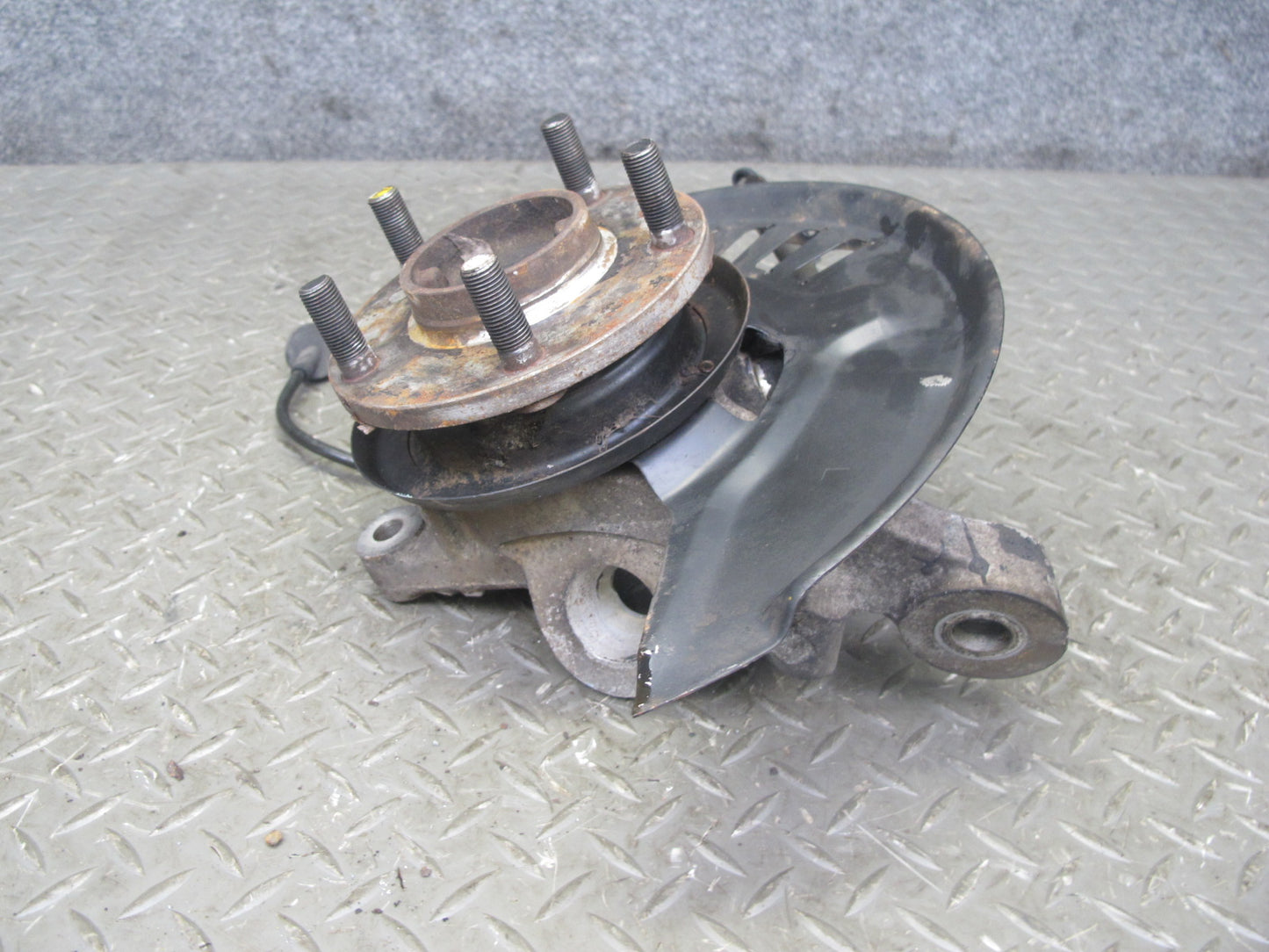 92-96 Nissan Z32 300ZX NON Turbo Front Left Spindle Knuckle Wheel Hub OEM