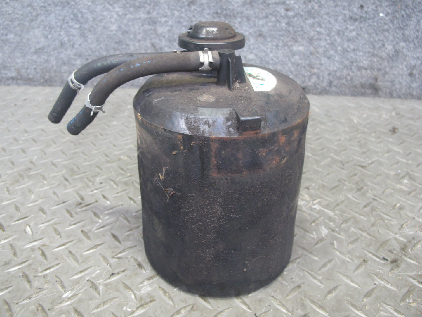 90-95 Nissan 300ZX Z32 NA Fuel Evap Vapor Charcoal Canister 14950-30P01 OEM