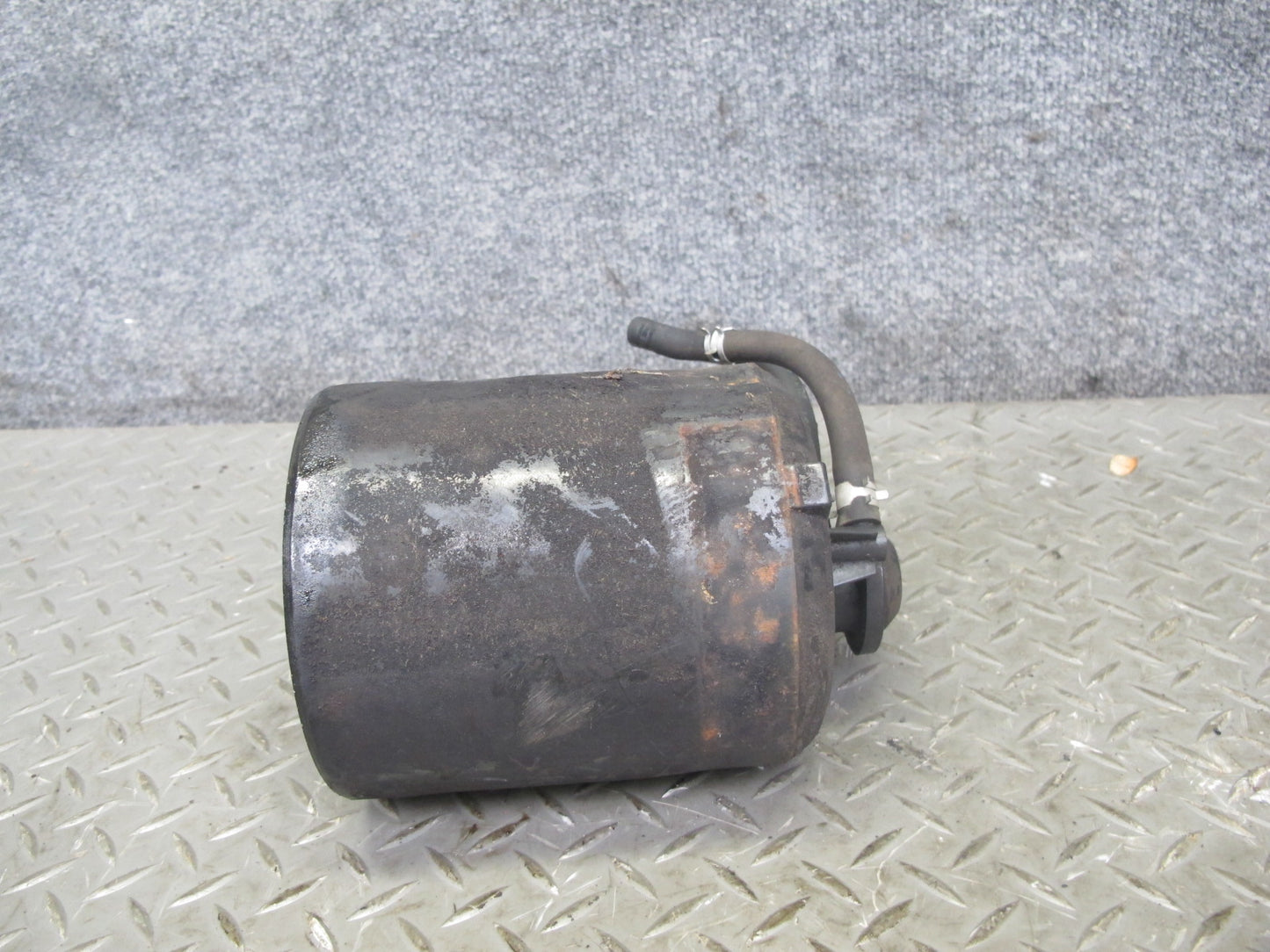 90-95 Nissan 300ZX Z32 NA Fuel Evap Vapor Charcoal Canister 14950-30P01 OEM