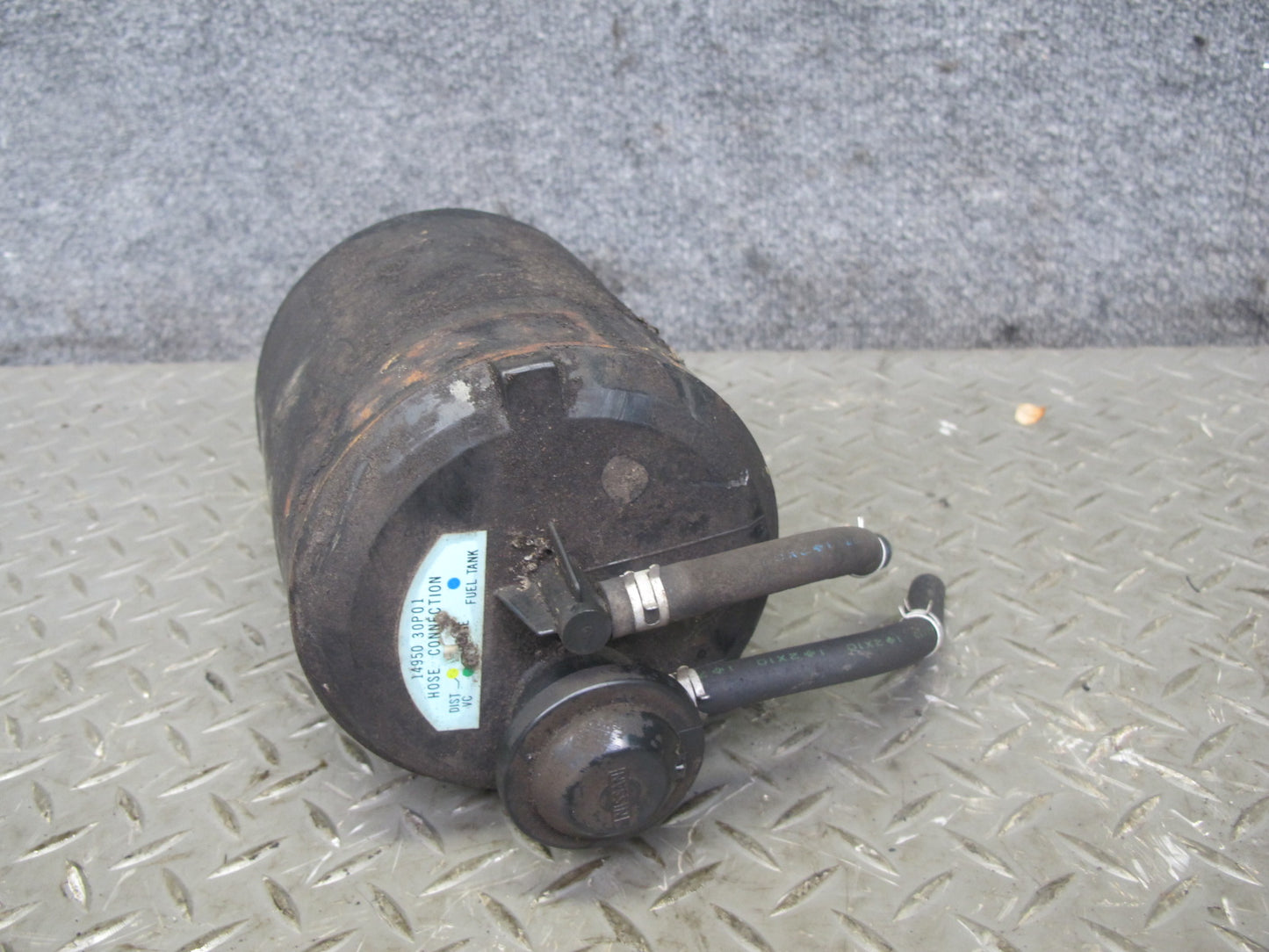 90-95 Nissan 300ZX Z32 NA Fuel Evap Vapor Charcoal Canister 14950-30P01 OEM