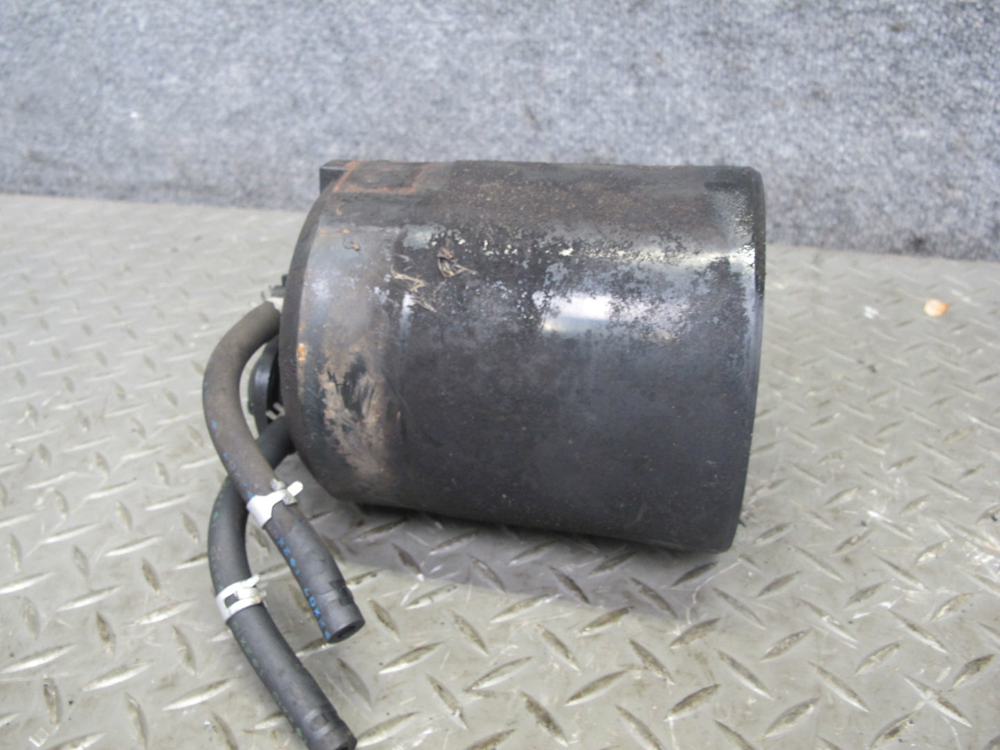 90-95 Nissan 300ZX Z32 NA Fuel Evap Vapor Charcoal Canister 14950-30P01 OEM